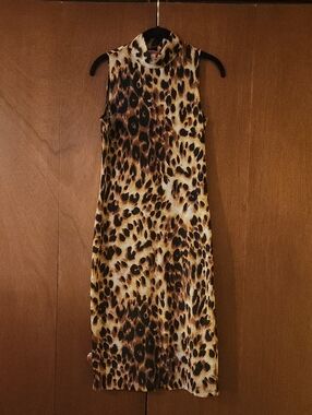 Body Central Sleeveless Leopard-Print Midi Dress